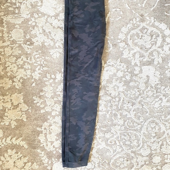 SPANX Camo Seamless Leggings - Picture 2 of 2